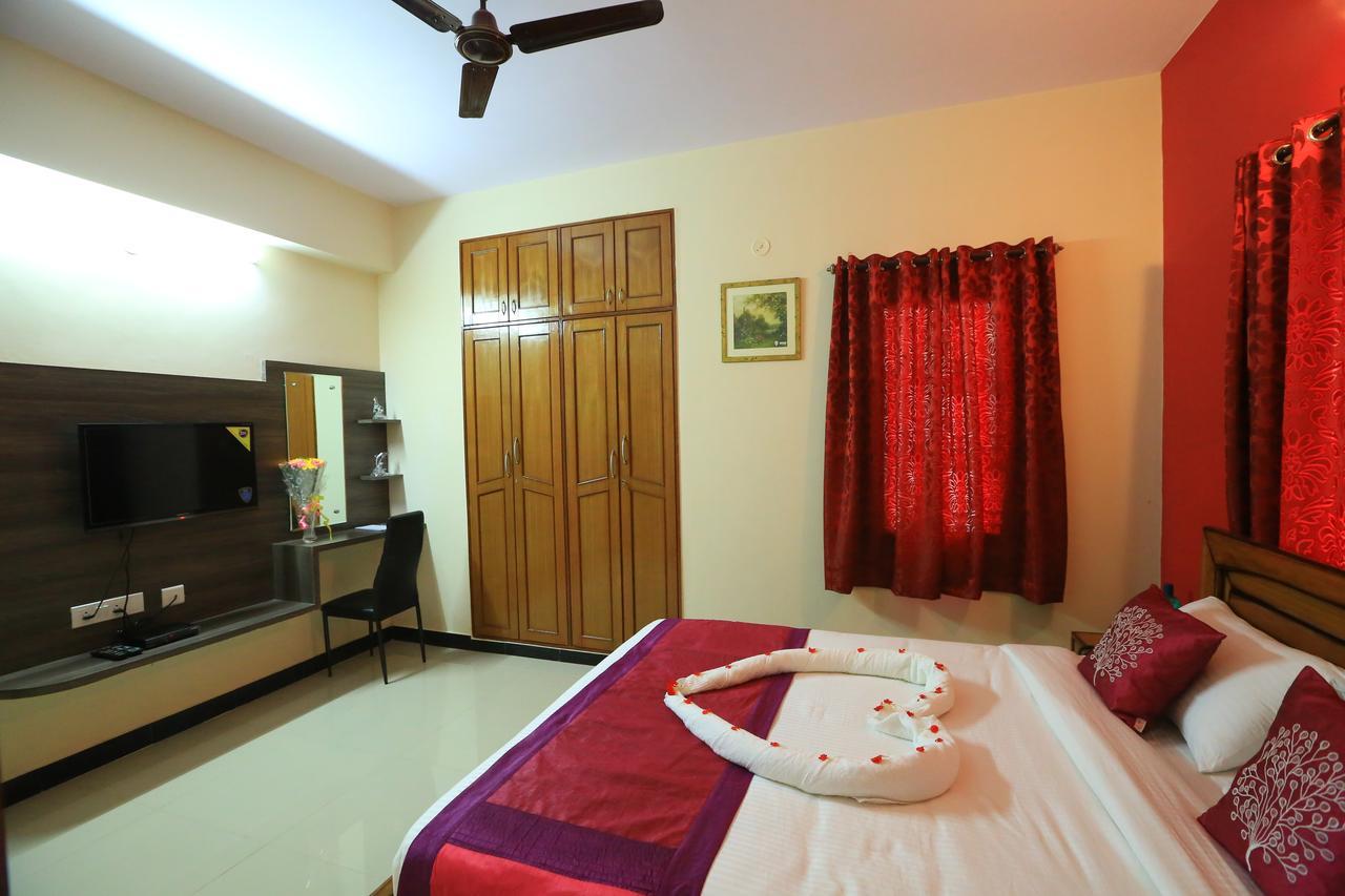 Oyo 2916 Apartment Queens Castle Bangalore Luaran gambar