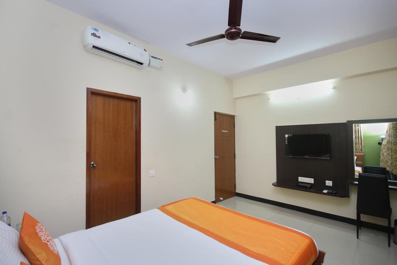 Oyo 2916 Apartment Queens Castle Bangalore Luaran gambar