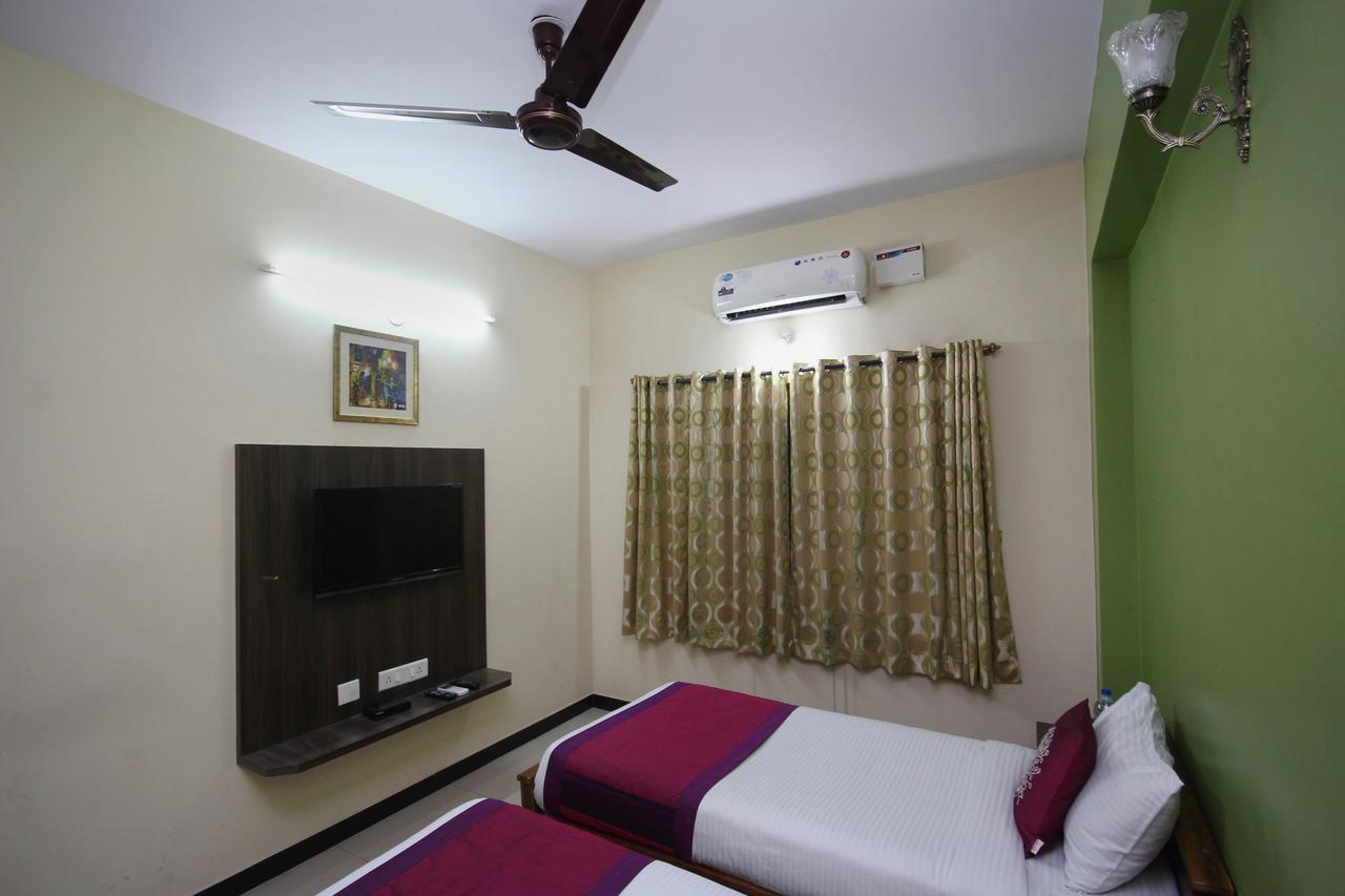 Oyo 2916 Apartment Queens Castle Bangalore Luaran gambar