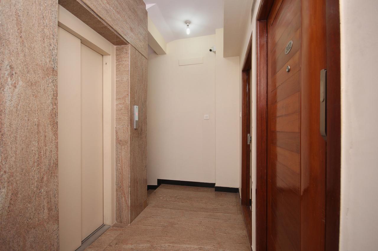Oyo 2916 Apartment Queens Castle Bangalore Luaran gambar